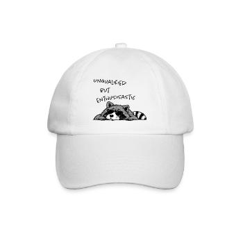 Unqualified but Enthusiastic – Lustiger Waschbär - Baseballkappe - Weiß/Weiß - Vorne
