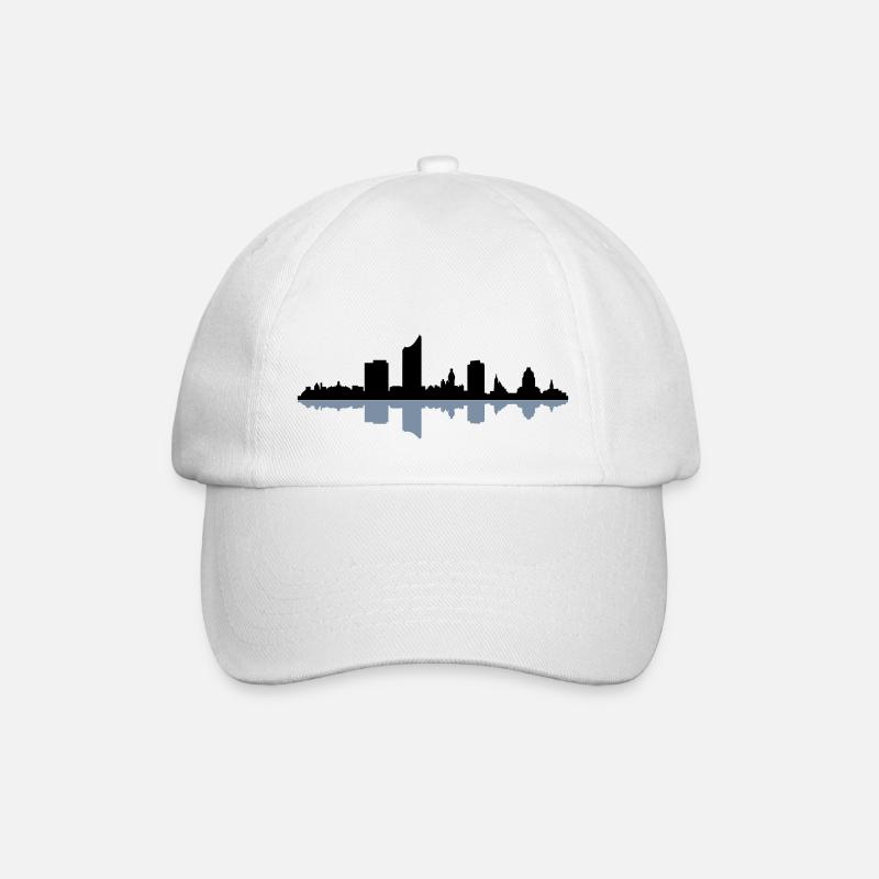 Skyline Leipzig - Baseballkappe - Weiß/Weiß