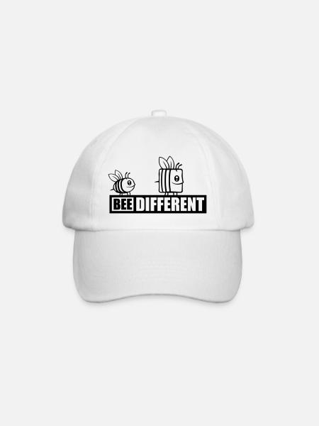 bee different Spruch Zitat - Baseballkappe - Weiß/Weiß