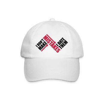Date Mistakes Zitat Logo - Baseballkappe - Weiß/Weiß - Vorne