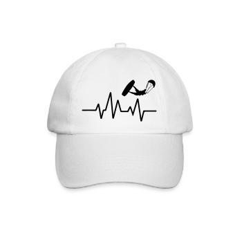 Kitesurfen Herzschlag Kiteboarding Kite Heartbeat - Baseballkappe - Weiß/Weiß - Vorne