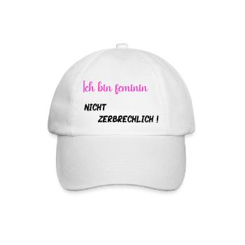 Ich bin feminin, nicht zerbrechlich - PNK BLK - Baseballkappe - Weiß/Weiß - Vorne