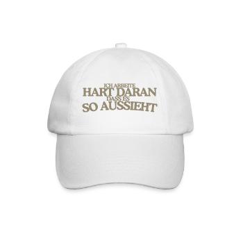 Ich arbeite hart daran Retro Spruch Lustig - Baseballkappe - Weiß/Weiß - Vorne