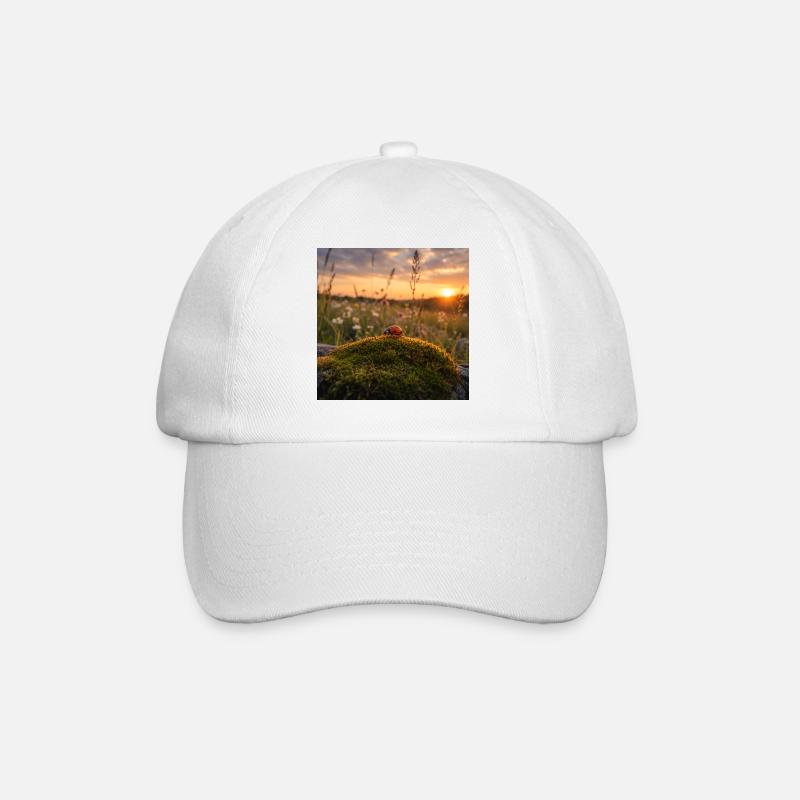 Coccinelle au coucher de soleil et à la mousse - Casquette classique - blanc/blanc