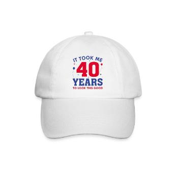 Ich habe 40 Jahre gebraucht, um so gut auszusehen - Baseballkappe - Weiß/Weiß - Vorne