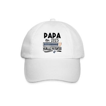 2025 Papa Bébé Naissance Père Cadeau Humour - Casquette classique - blanc/blanc - Devant