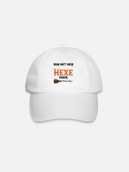 Bin mit der Hexe Lustiges Halloween T-Shirt  - Baseballkappe - Weiß/Weiß