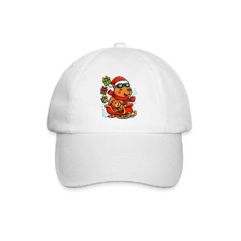 Weihnachtliches Capybara im Schlitten – Cozy Chris - Baseballkappe - Weiß/Weiß - Vorne