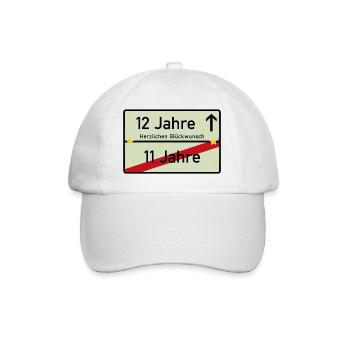 12 Jahre Ortsschild Glückwunsch Hellgrün - Baseballkappe - Weiß/Weiß - Vorne