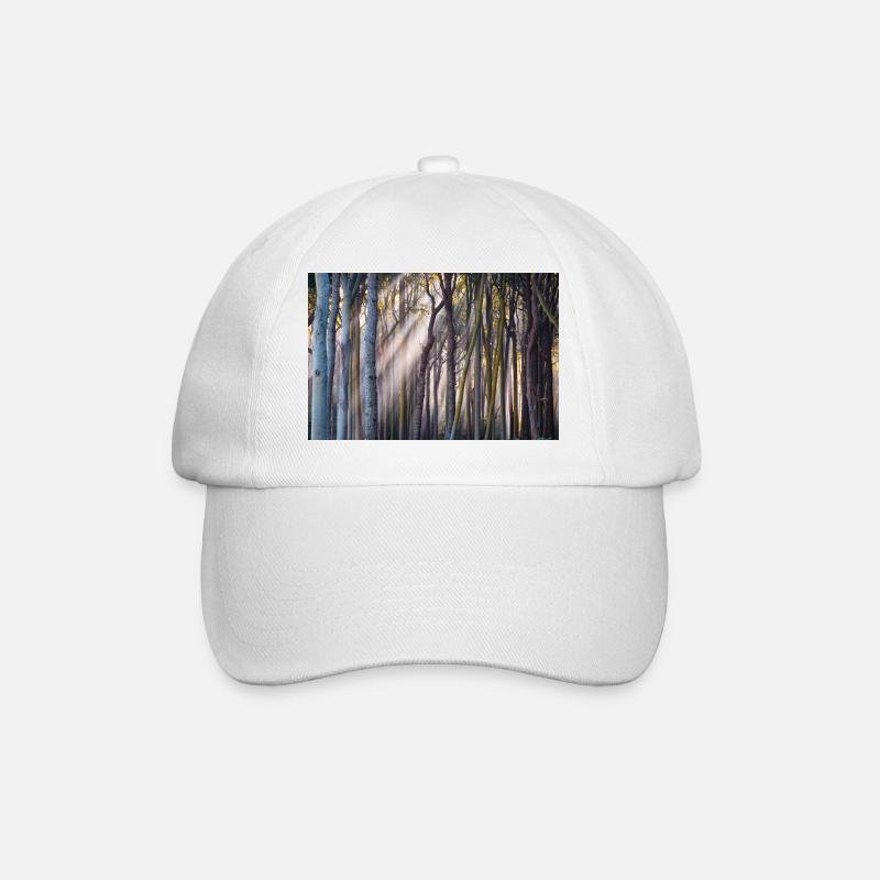 Rayons de lumière dans la forêt - Casquette classique - blanc/blanc