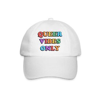 Queer Vibes Nur Regenbogenfarben - Baseballkappe - Weiß/Weiß - Vorne