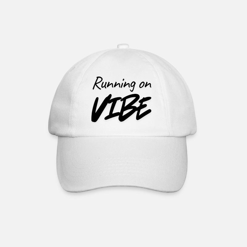 Running on Vibe – Minimalist Typography Aesthetic - Baseball Cap - white/white