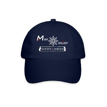 Kiel - MeerVERLIEBT - (Koordinaten und Ortsname) - Baseballkappe - Blau/Blau - Vorne