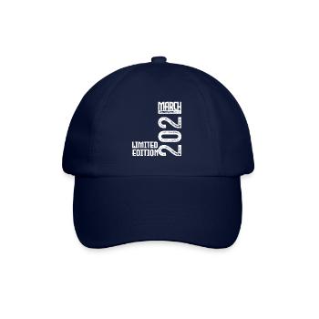 Geburtstagsgeschenk März 2021. März 2021. März - Baseballkappe - Blau/Blau - Vorne