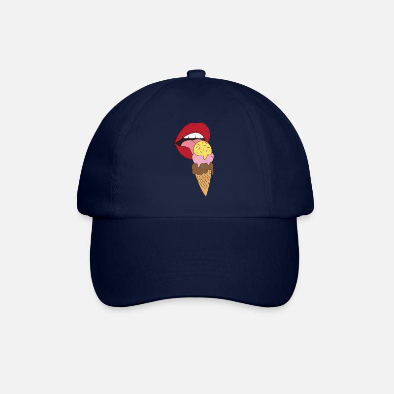 Lèvres rouges léchant la crème glacée - Casquette classique - bleu/bleu