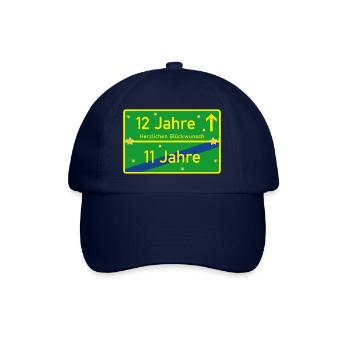 12 Jahre Ortsschild Herzlichen Glückwunsch Grün - Baseballkappe - Blau/Blau - Vorne