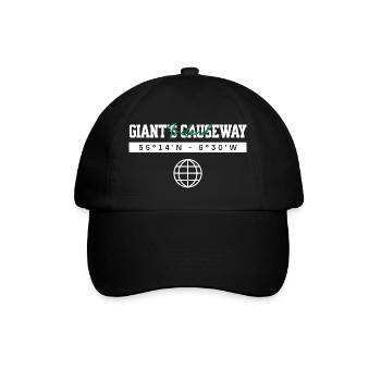 Giant’s Causeway Nordirland Koordinaten Reise - Baseballkappe - Schwarz/Schwarz - Vorne
