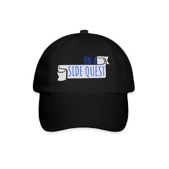 On A Side Quest Gaming Adventure Spruch Logo Text - Baseballkappe - Schwarz/Schwarz - Vorne