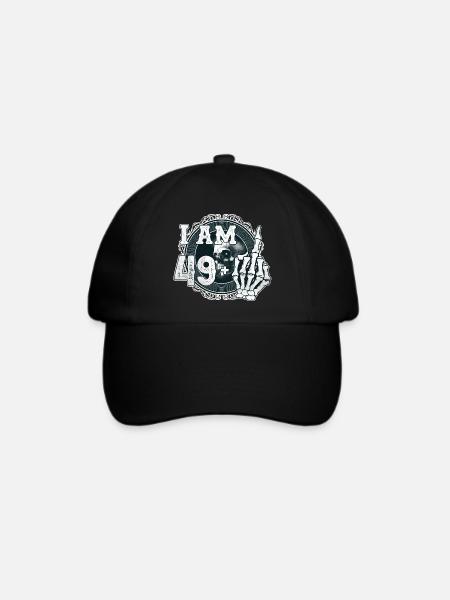Ich bin 49 plus 1 Mittelfinger Totenkopf lustig 50. - Baseballkappe - Schwarz/Schwarz