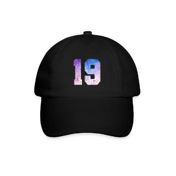 Ausgabe 19 – 19. Jubiläumsgeschenk - Baseballkappe - Schwarz/Schwarz - Vorne