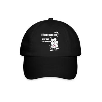 Überraschung: Wir sind schwanger - Baseballkappe - Schwarz/Schwarz - Vorne
