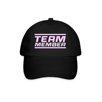 Team Member Schriftzug Lavendel - Baseballkappe - Schwarz/Schwarz - Vorne