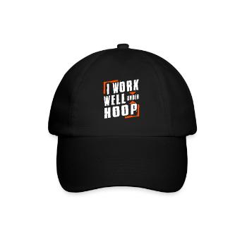 I Work Well Under Hoop Basketball Player Gift - Baseballkappe - Schwarz/Schwarz - Vorne