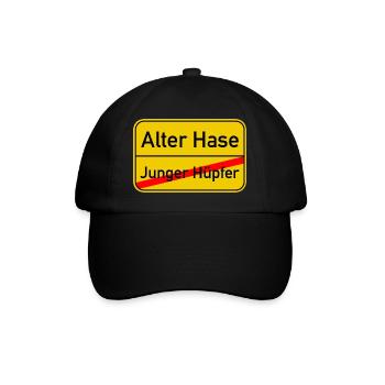 Ortsschild junger Hüpfer - Alter Hase - Baseballkappe - Schwarz/Schwarz - Vorne