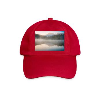 Morgennebel am stillen See - Baseballkappe - klassisch Rot - Vorne