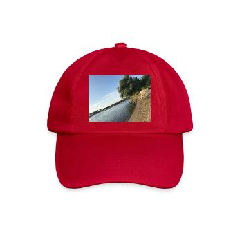 Natur am Fluss mit Bäumen und Ufer - Baseballkappe - klassisch Rot - Vorne