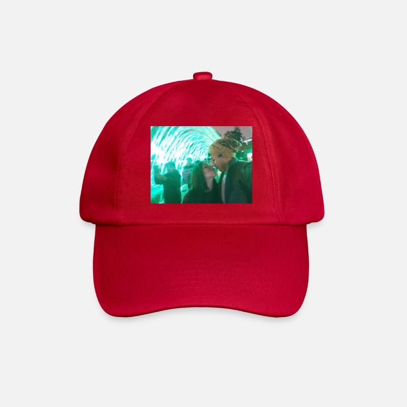 Baisers sous un néon vert - Casquette classique - rouge classique