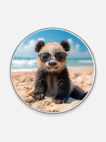 Panda am Strand - Runder Kühlschrankmagnet - Weiß