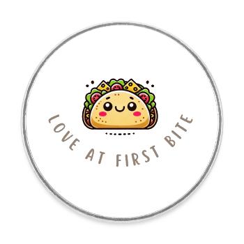 Love at First Bite – Cute Food Shirt - Runder Kühlschrankmagnet - Weiß - Vorne
