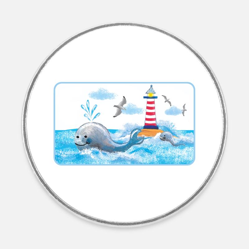 La baleine drôle au phare - Peint à la main - Magnet rond - blanc
