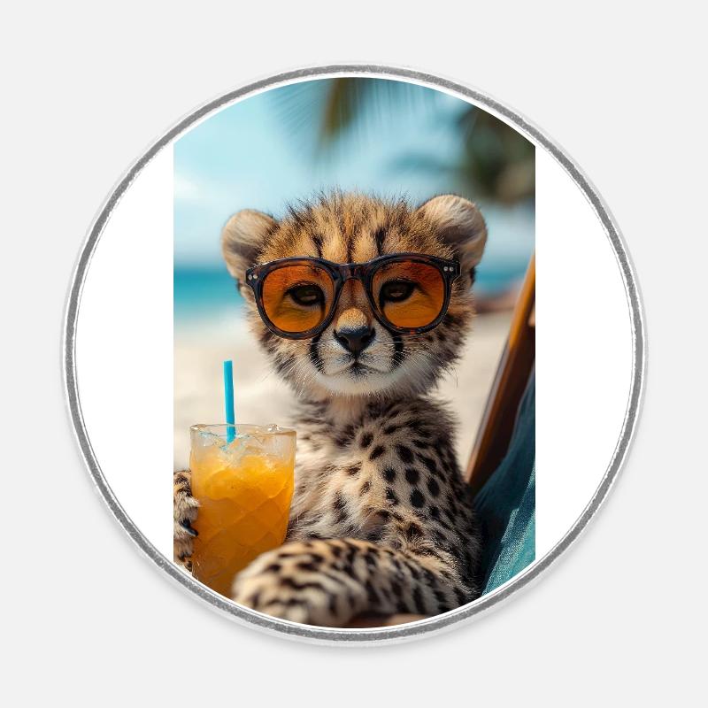 Cheetah with relaxed beach mood - Round  fridge magnet - white