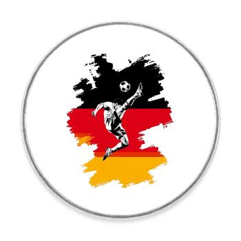 Dynamische Fußball-Action auf deutscher Flagge - Runder Kühlschrankmagnet - Weiß - Vorne