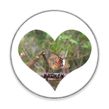 Heart motif with butterfly on broken branch - Round  fridge magnet - white - Front