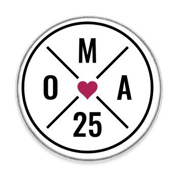 Oma 25 - Baby Ankündigung - Zukünftige Oma 2025 - Runder Kühlschrankmagnet - Weiß - Vorne