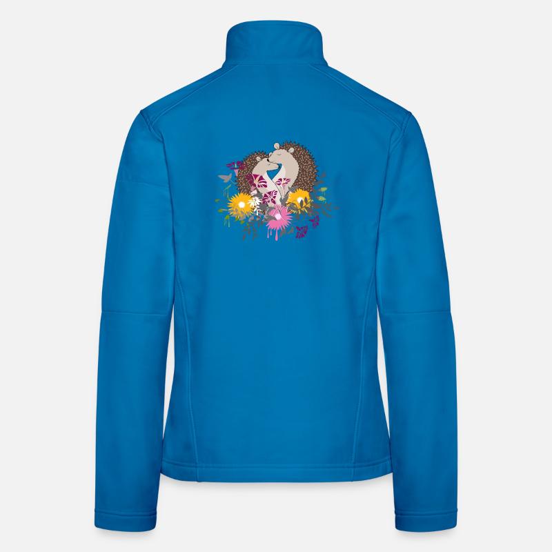 Zwei kleine Igel sitzen gemeinsam im Blumenbeet Frauen Softshelljacke