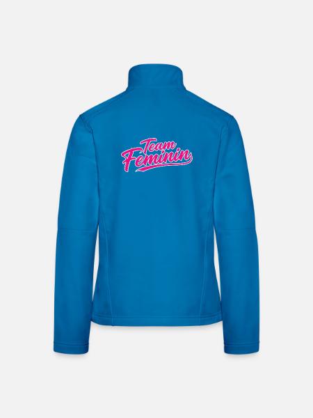 Team Feminin – Pink Girl Power Statement Design - Frauen Softshelljacke - Lichtblau - Hinten