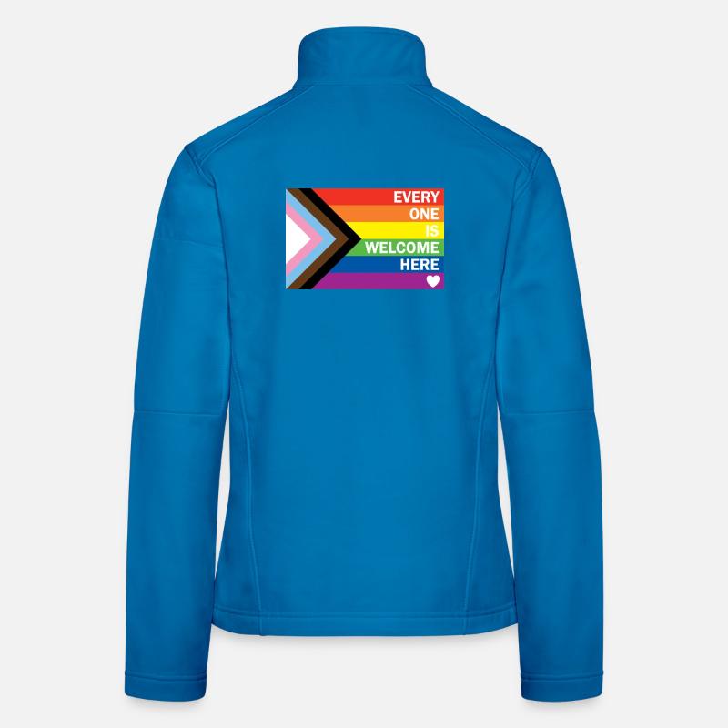 Progress Pride Flag – Everyone Is Welcome Here  Frauen Softshelljacke