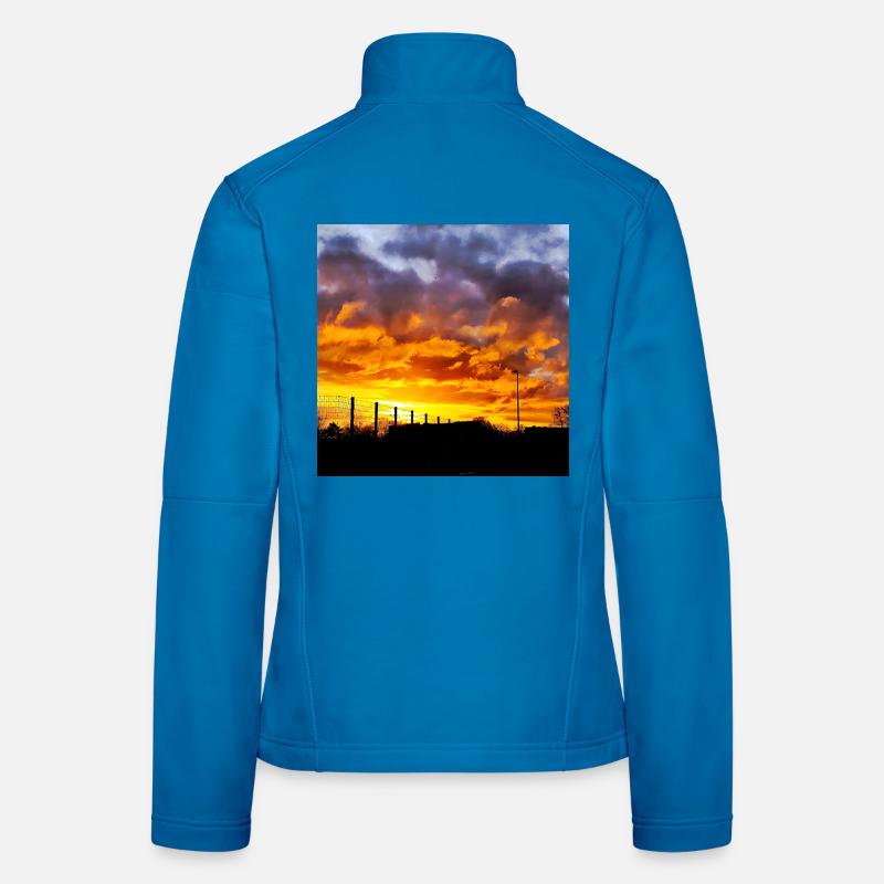 Coucher de soleil – Couleurs de feu dans le ciel du soir Veste en tissu softshell Femme