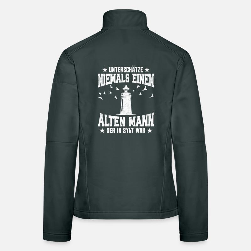 NEVER UNDERESTIMATE AN OLD MAN Women's Softshell Jacket