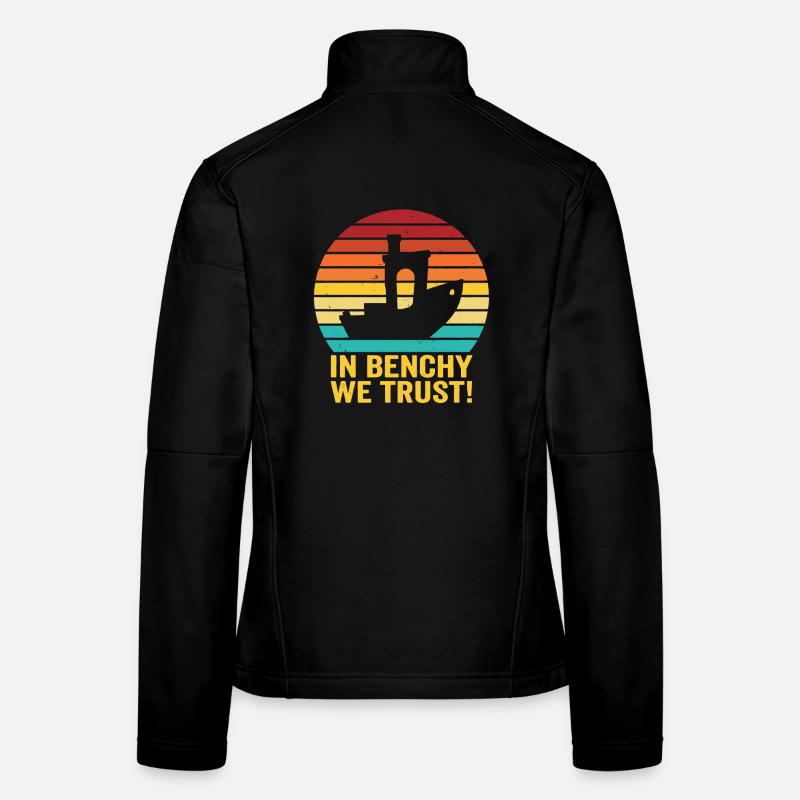 In Benchy We Trust – Retro 3D Printing Design Women's Softshell Jacket