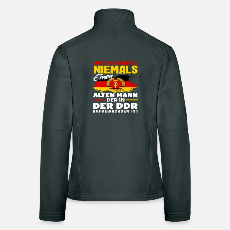 Never underestimate an Ossi saying GDR pride Women's Softshell Jacket