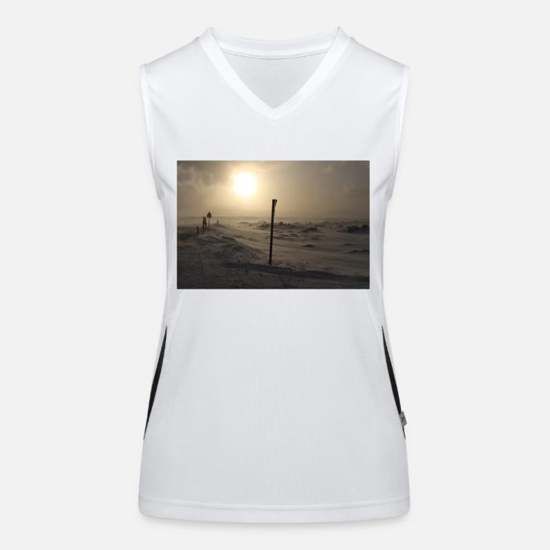 Alone in Iceland Women's Functional Contrast Tank Top