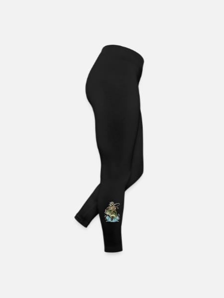Lustiger Waschbär reitet auf einem Bassfisch - Frauen Jersey Leggings - Schwarz - Rechts