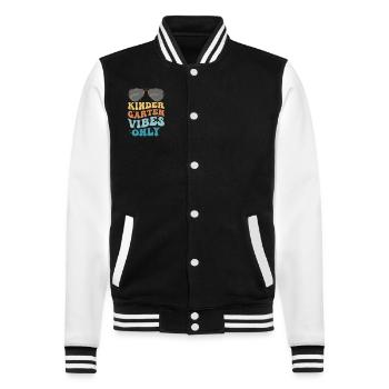 Kindergarten-Vibes nur Back to School Vintage - College-Sweatjacke - Schwarz/Weiß - Vorne - Nik (191cm) & Marisol (170cm)