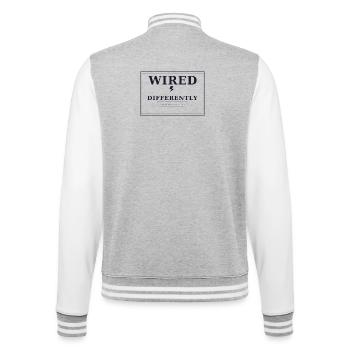 Câblé différemment - Veste Teddy - gris chiné / blanc - Dos - Marisol (170cm)