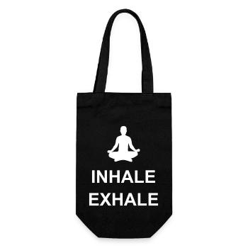 inhale exhale yoga Zitat - Geschenkbeutel für Flaschen - Schwarz - Vorne